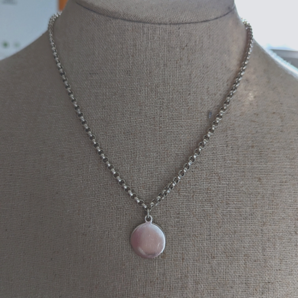 A&F Sterling Silver Chain with circle pendant